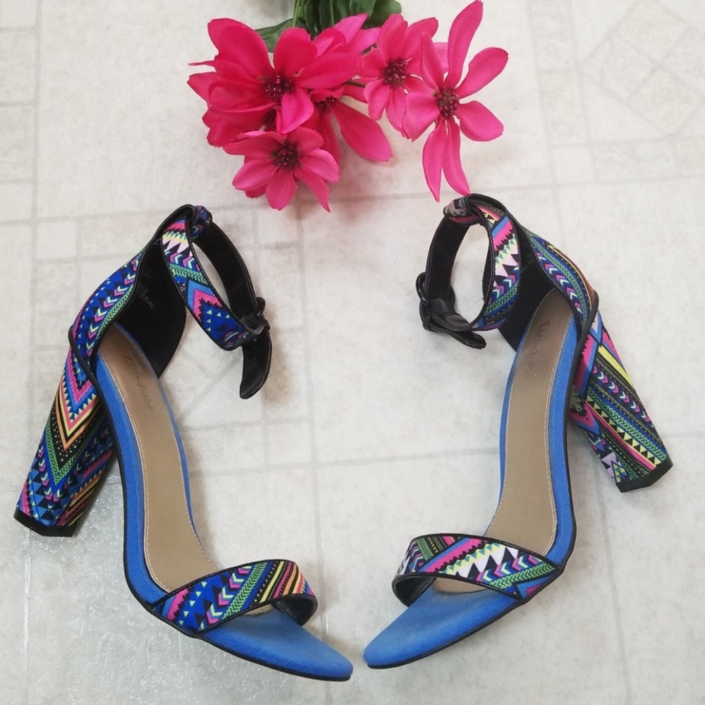 Limelight Blue Multi Color Print Heel Size 6.5